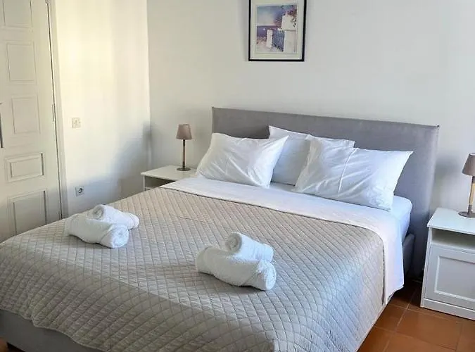 Patmos Garden * سكالا